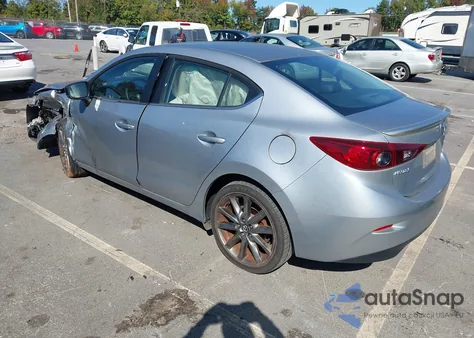 2018 Mazda Mazda3 Touring из США, поврежденный, VIN 3MZBN1V31JM184251
